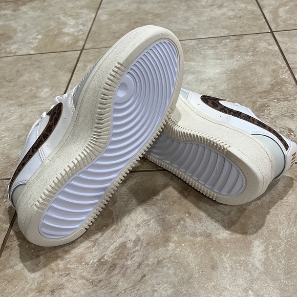 Women’s NIKE COURT VISION ALTA  size 9.5 color White - Picture 6 of 11